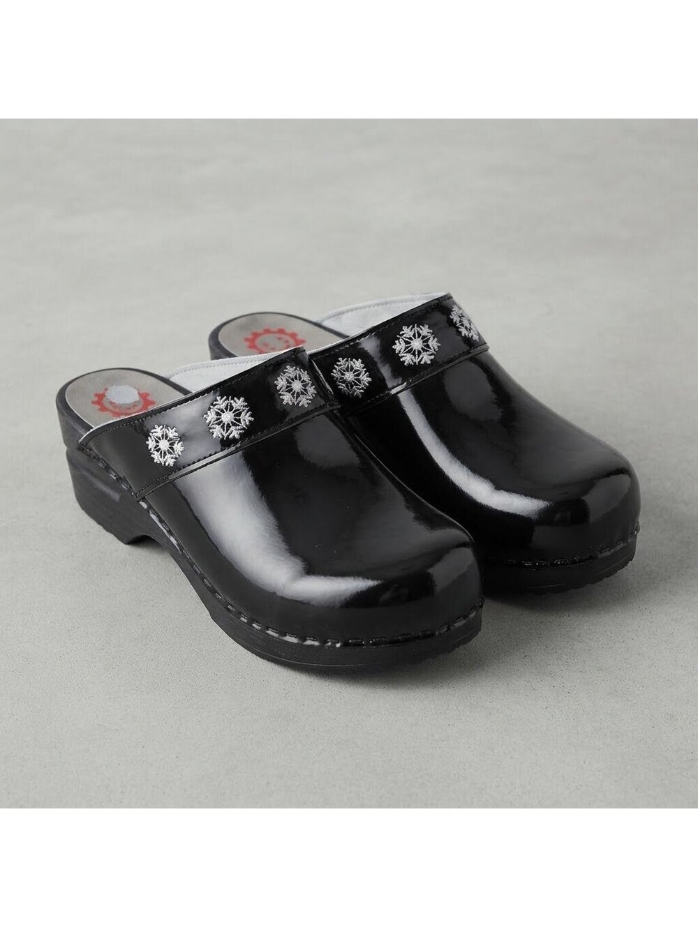 Hanna Andersson Black Patent Leather Snowflake Swedish Clogs Size 40 US 9-9.5